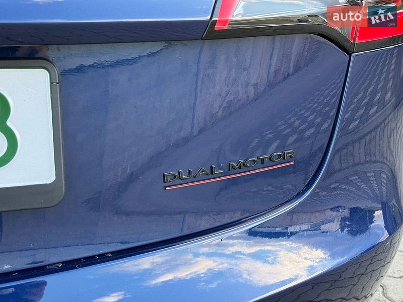 Седан Tesla Model 3 2019 в Стрые