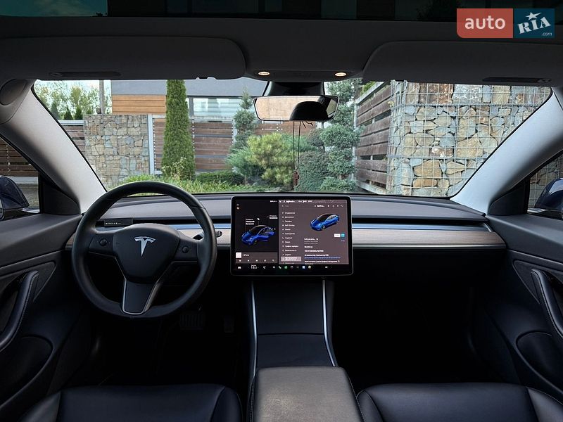 Седан Tesla Model 3 2019 в Стрые