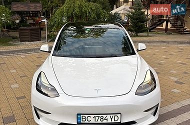 Седан Tesla Model 3 2021 в Трускавце