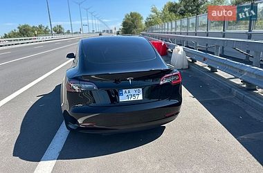 Седан Tesla Model 3 2023 в Киеве