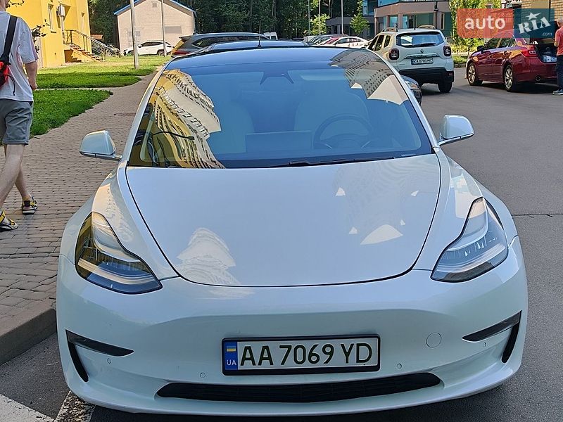 Седан Tesla Model 3 2019 в Києві