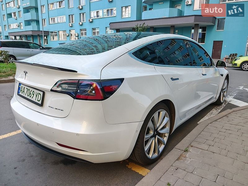 Седан Tesla Model 3 2019 в Києві