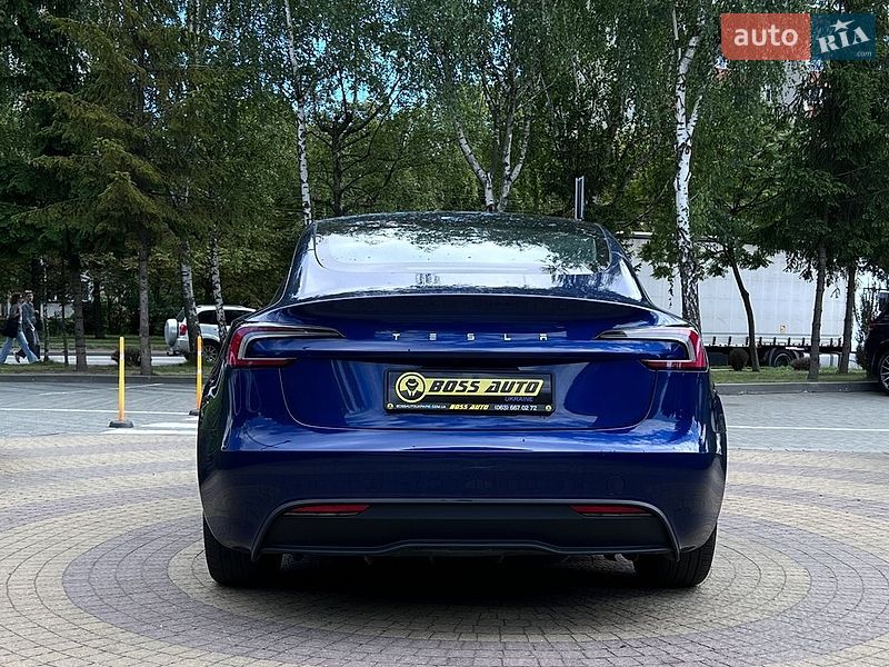 Седан Tesla Model 3 2024 в Львові