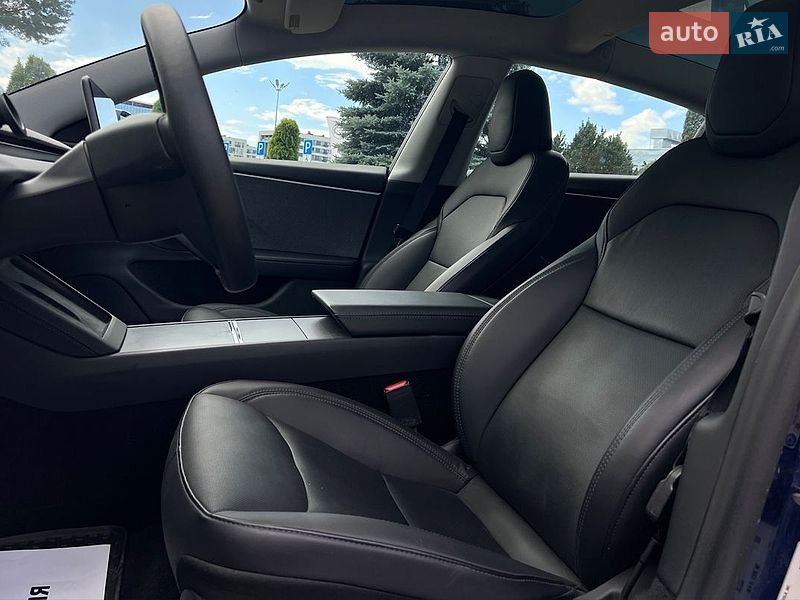 Седан Tesla Model 3 2024 в Львові