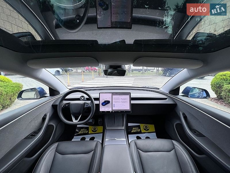 Седан Tesla Model 3 2024 в Львові