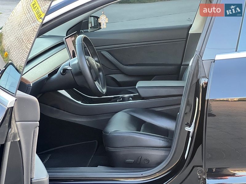 Седан Tesla Model 3 2019 в Запорожье