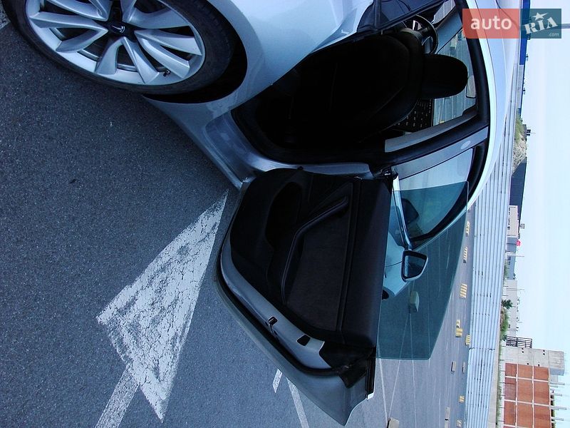 Седан Tesla Model 3 2018 в Львове