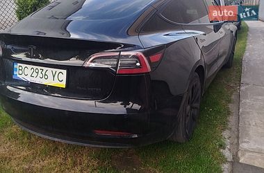 Седан Tesla Model 3 2018 в Львове
