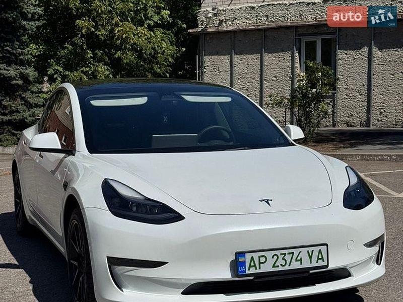 Седан Tesla Model 3 2023 в Запоріжжі