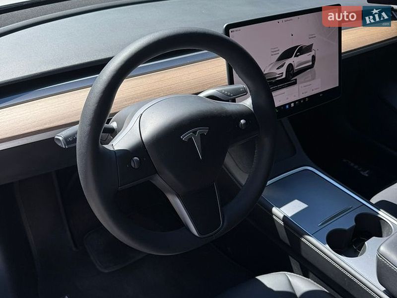 Седан Tesla Model 3 2023 в Запоріжжі