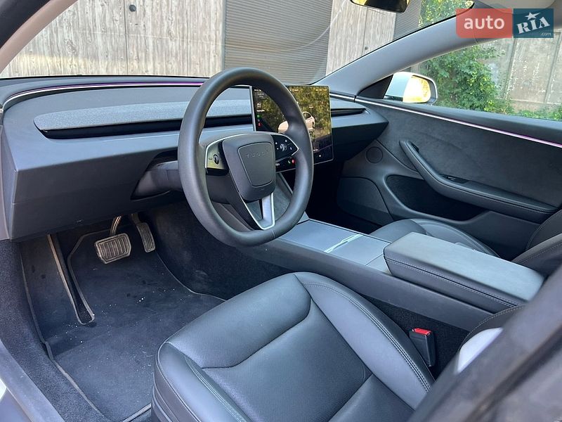 Седан Tesla Model 3 2024 в Кривом Роге