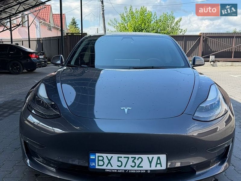 Tesla Model 3 2021