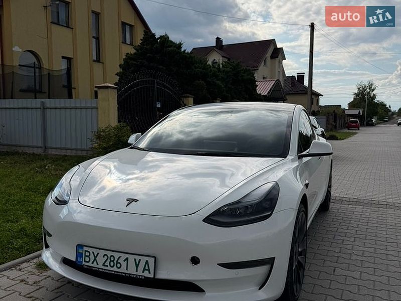 Седан Tesla Model 3 2022 в Хмельницком