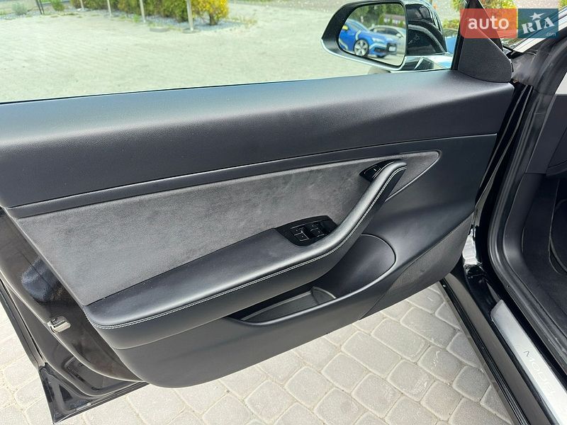 Седан Tesla Model 3 2020 в Львові фото 16 Седан Tesla Model 3 2020 в Львові