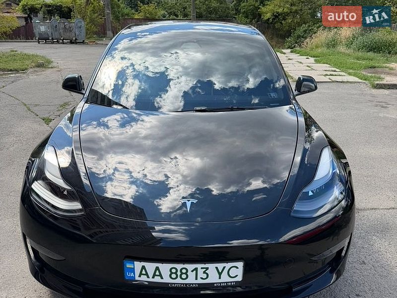 Седан Tesla Model 3 2023 в Киеве