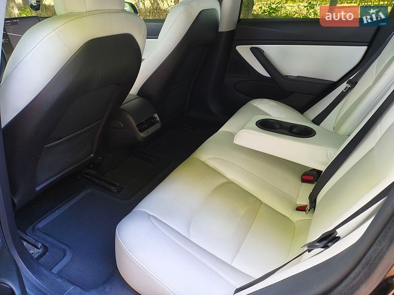Седан Tesla Model 3 2019 в Немирове