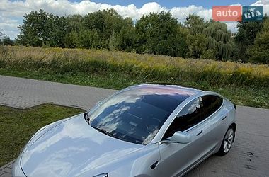 Седан Tesla Model 3 2018 в Рівному