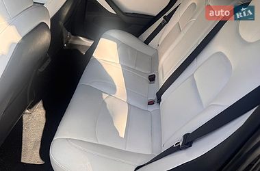 Седан Tesla Model 3 2018 в Львове