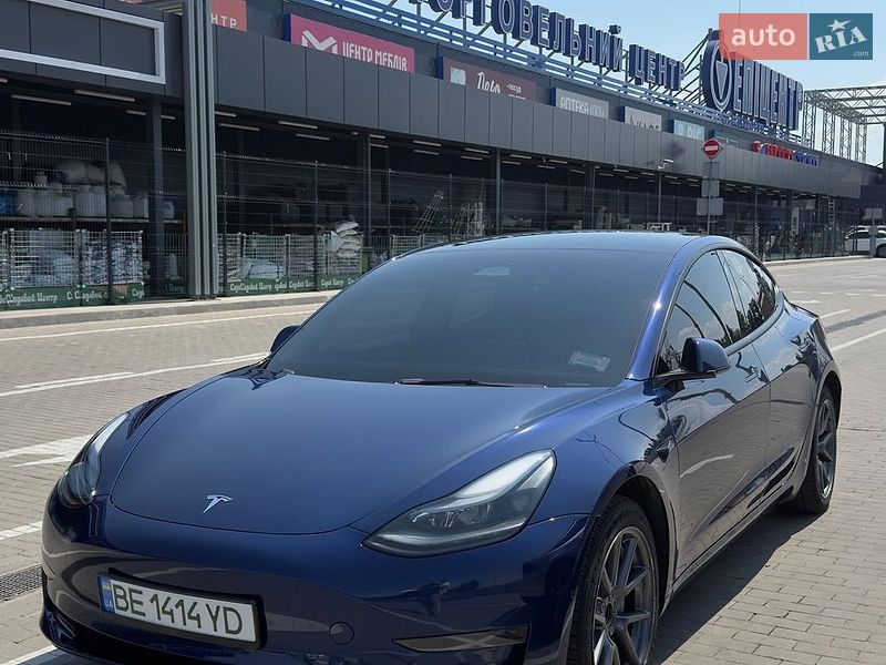 Tesla Model 3 2022
