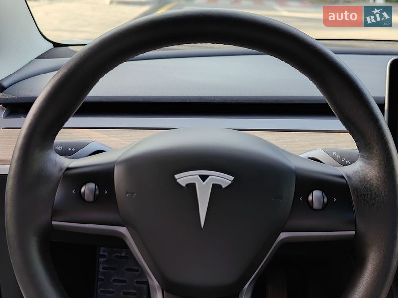 Седан Tesla Model 3 2023 в Киеве