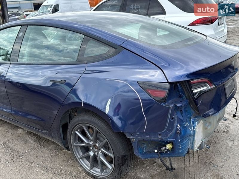 Седан Tesla Model 3 2022 в Ставище