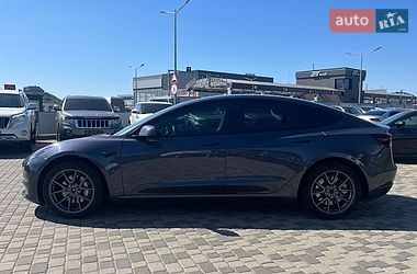 Седан Tesla Model 3 2022 в Мукачевому