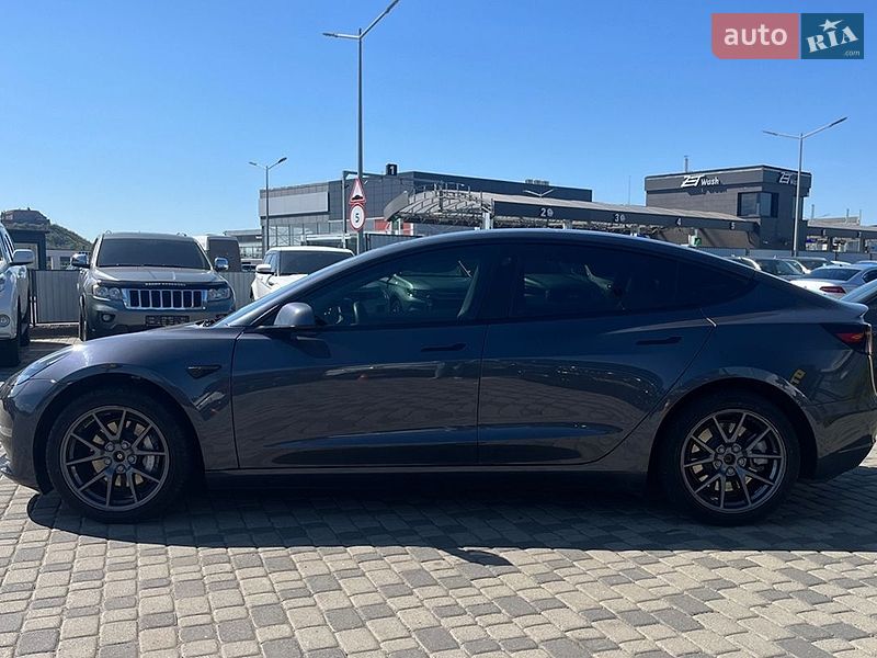 Седан Tesla Model 3 2022 в Мукачевому