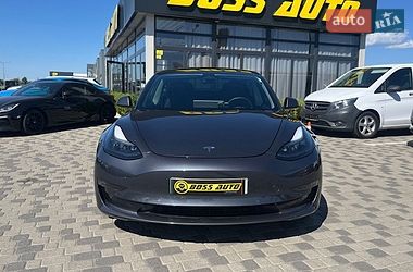Седан Tesla Model 3 2022 в Мукачевому