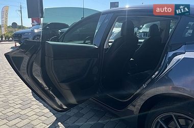 Седан Tesla Model 3 2022 в Мукачевому