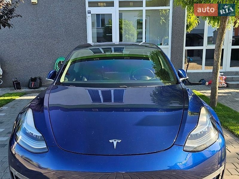 Седан Tesla Model 3 2018 в Борисполі