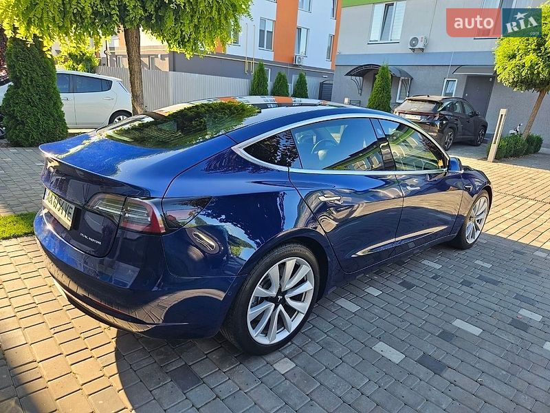 Седан Tesla Model 3 2018 в Борисполі