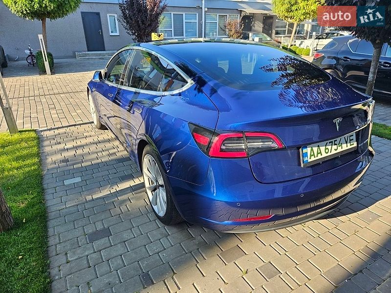 Седан Tesla Model 3 2018 в Борисполі