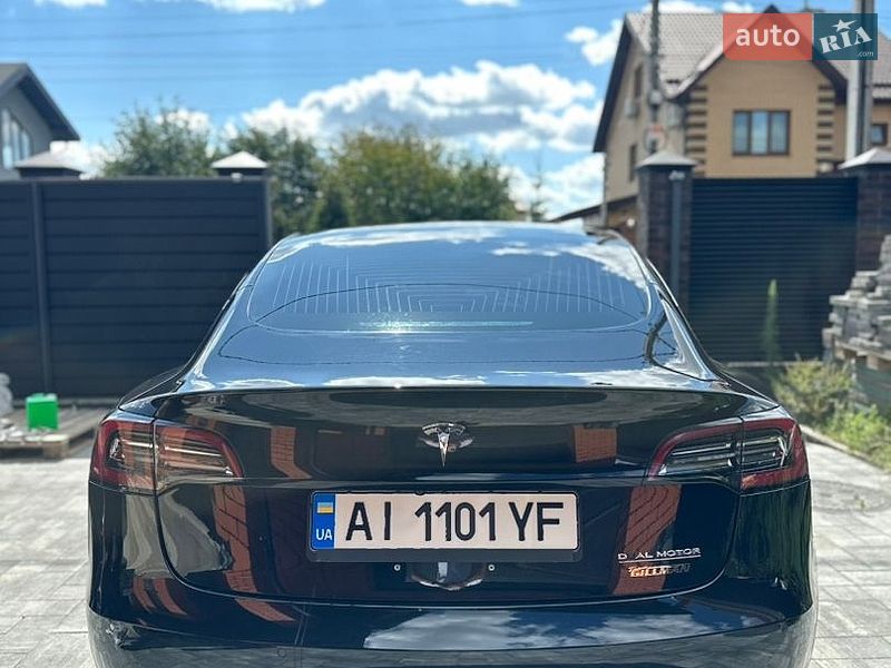 Седан Tesla Model 3 2018 в Києві