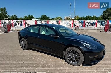 Седан Tesla Model 3 2022 в Киеве