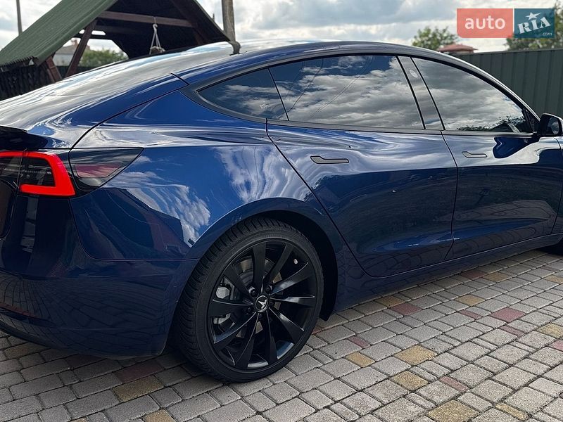 Седан Tesla Model 3 2022 в Немирові