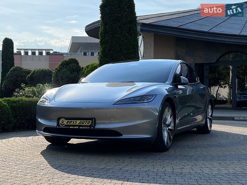 Седан Tesla Model 3 2025 в Львове