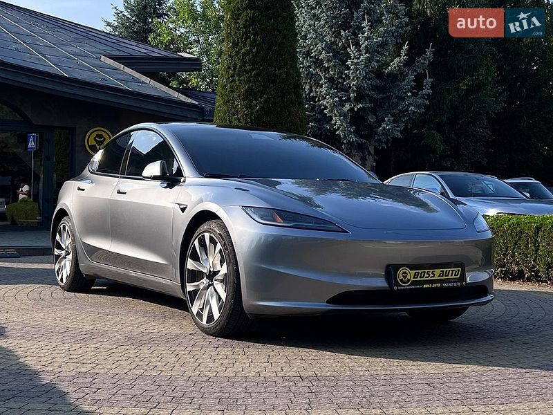 Седан Tesla Model 3 2025 в Львове