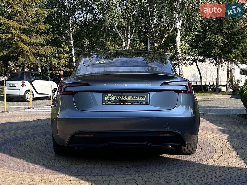 Седан Tesla Model 3 2025 в Львове