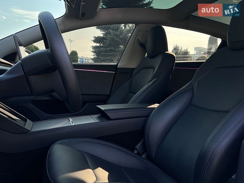 Седан Tesla Model 3 2025 в Львове