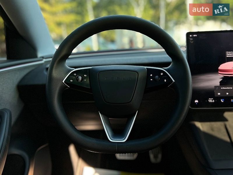 Седан Tesla Model 3 2025 в Львове