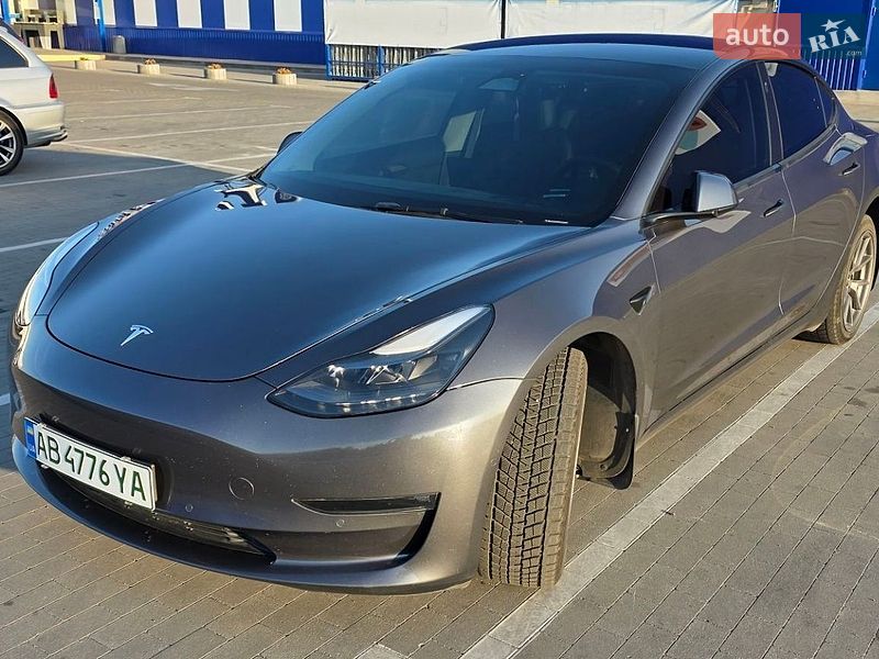Седан Tesla Model 3 2022 в Виннице