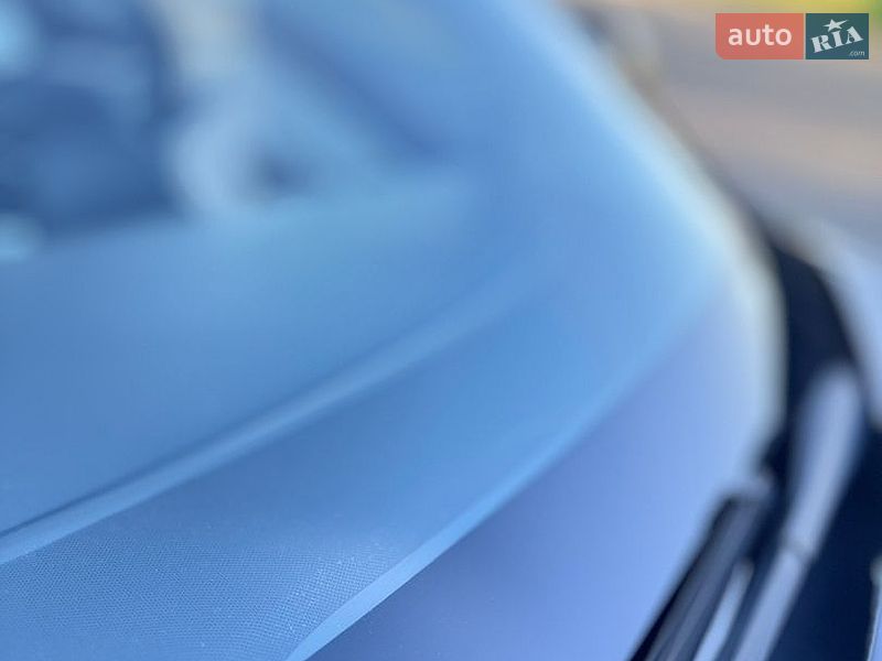 Седан Tesla Model 3 2018 в Киеве