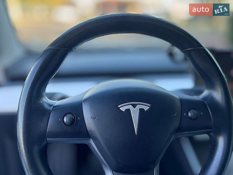 Седан Tesla Model 3 2018 в Киеве