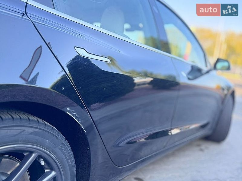 Седан Tesla Model 3 2018 в Киеве