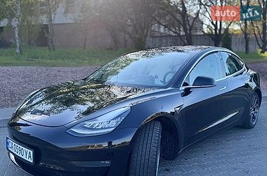 Седан Tesla Model 3 2018 в Киеве