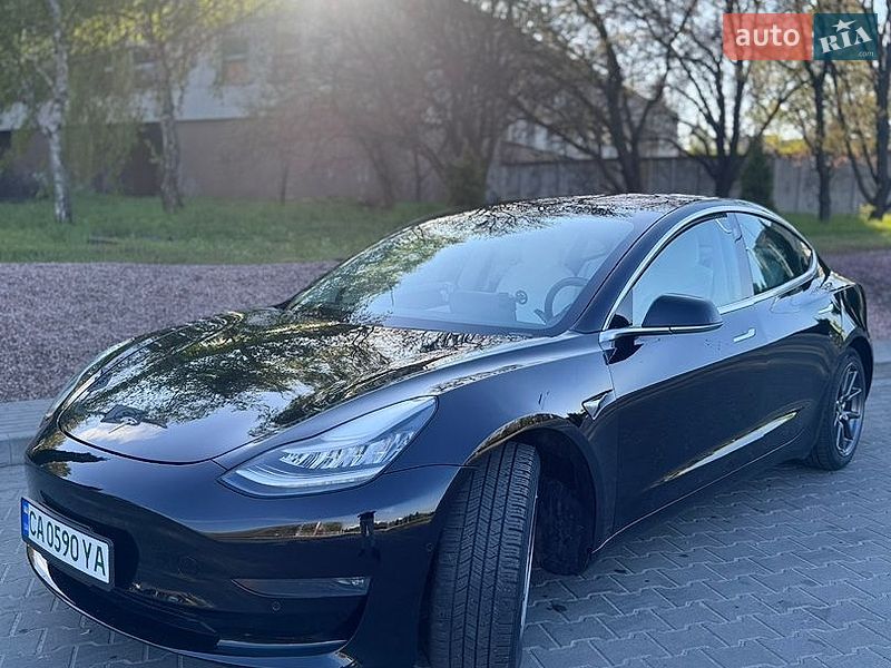Седан Tesla Model 3 2018 в Киеве