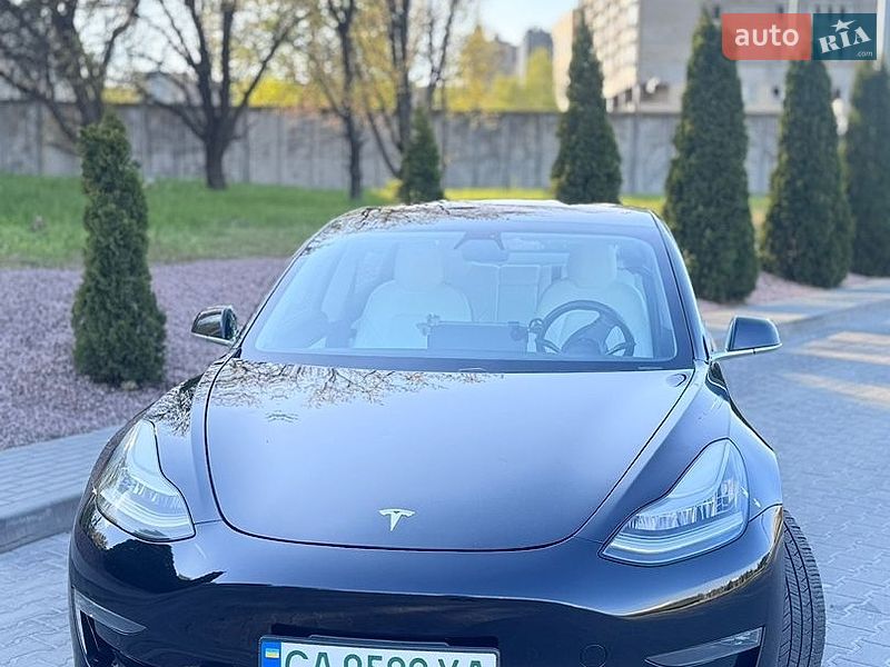 Седан Tesla Model 3 2018 в Киеве