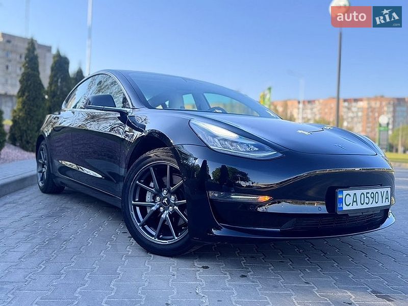 Седан Tesla Model 3 2018 в Киеве