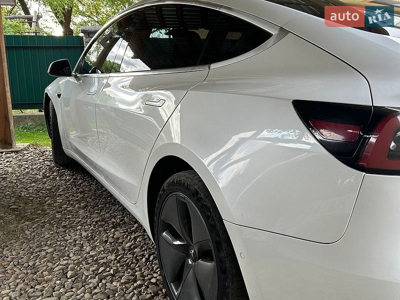 Седан Tesla Model 3 2019 в Коломые