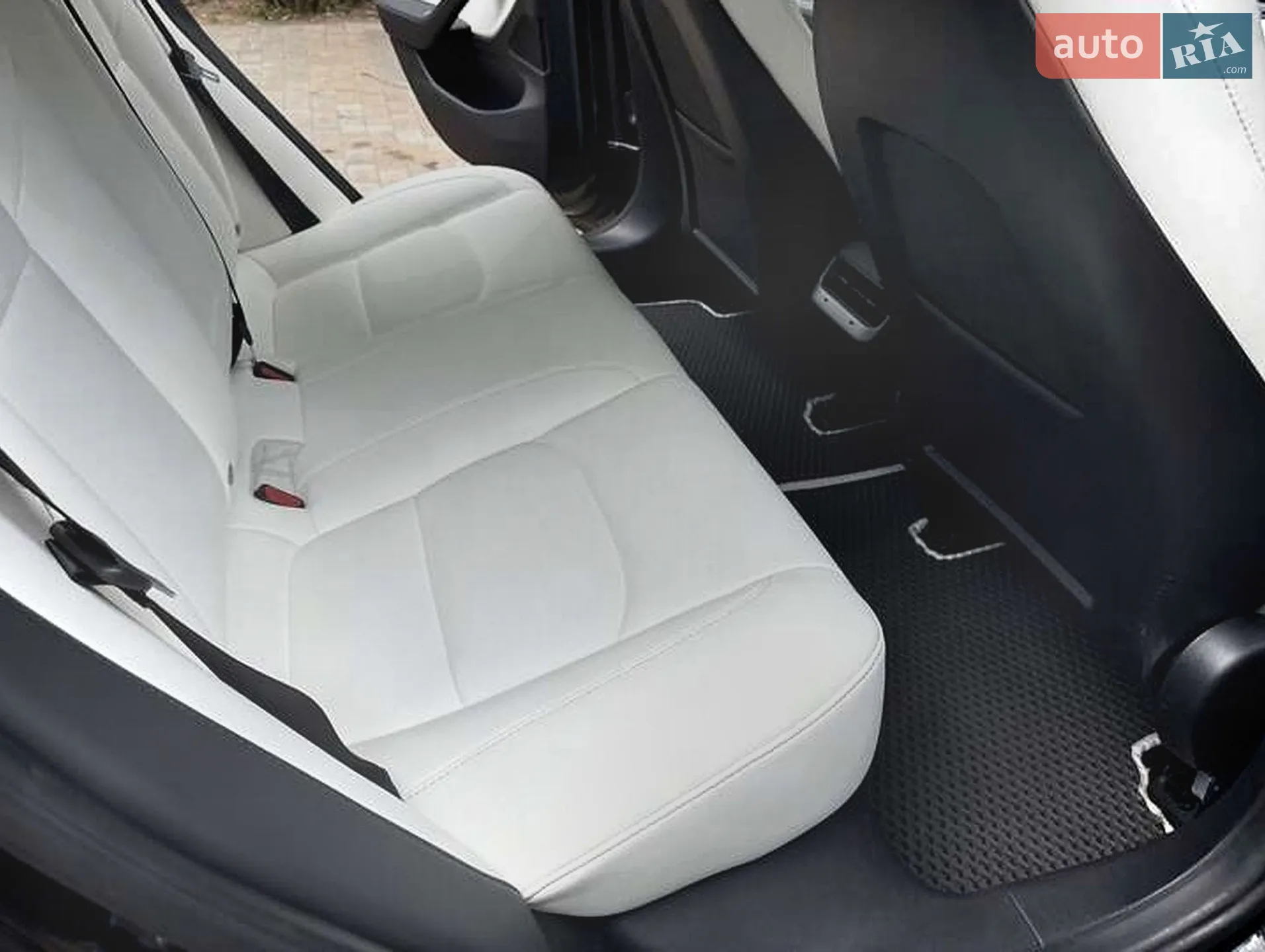 2020 Tesla Model 3 - мініатюра 8